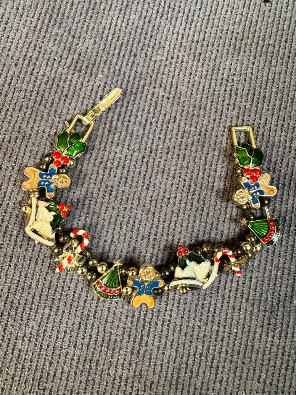 Vintage Avon Christmas charm bracelet gold tone